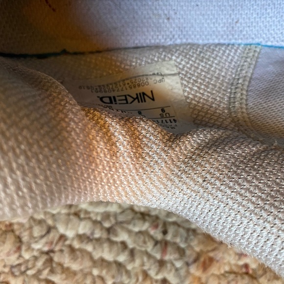 Nike ID size 11 sneakers green white grey - Picture 6 of 6